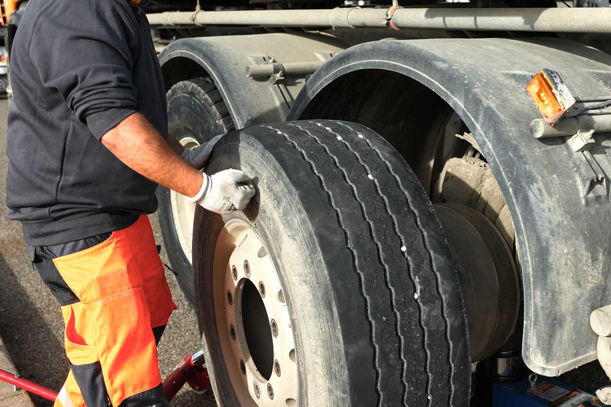 Reifenservice on the road